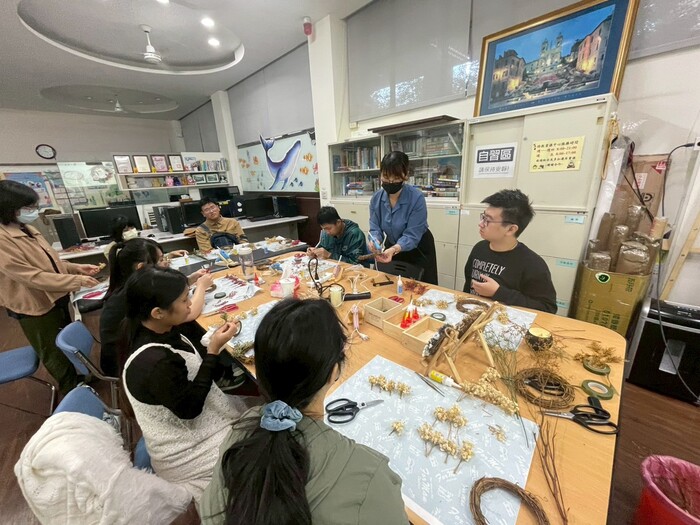 「藝」起學「情」聽-情緒察覺、花藝手作(另開新視窗/jpg檔)圖片